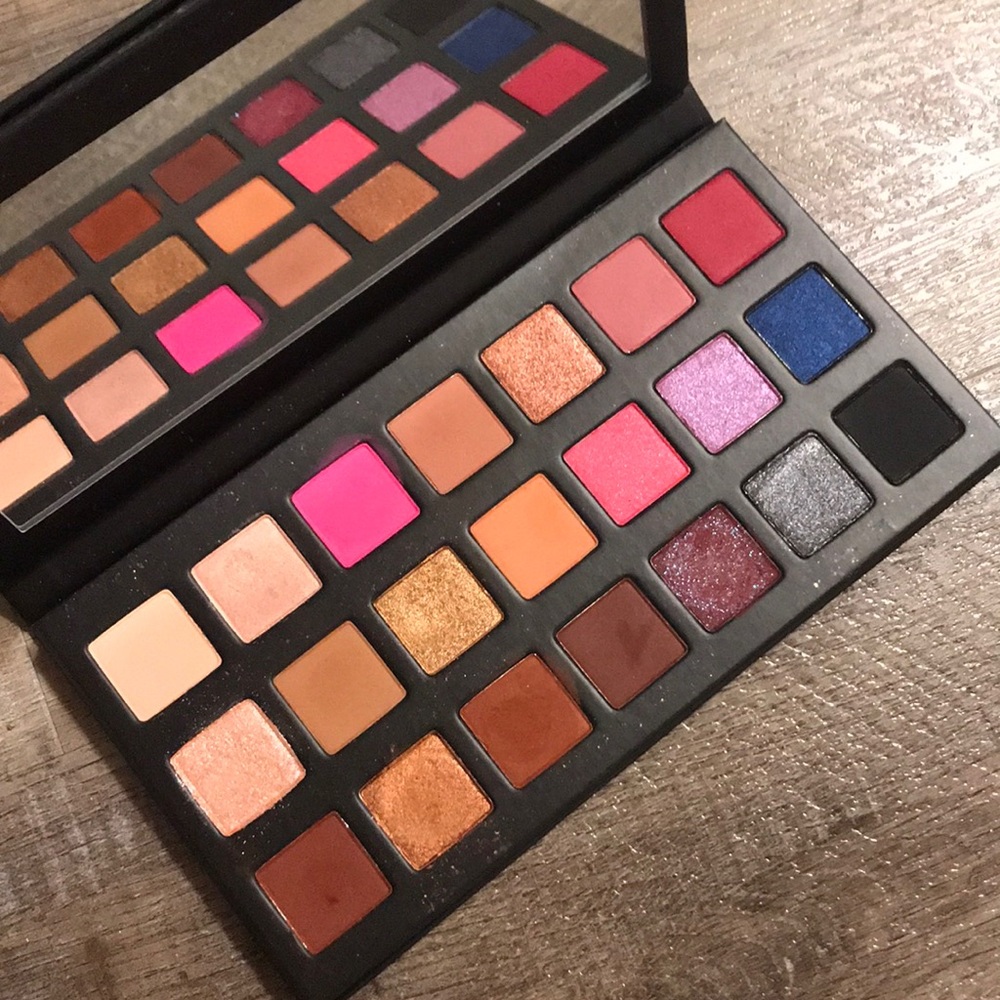 Kylie Sipping Pretty Palette